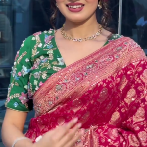 Regal Crimson Banarasi: The Sindur Boutique’s Heritage Silk Masterpiece