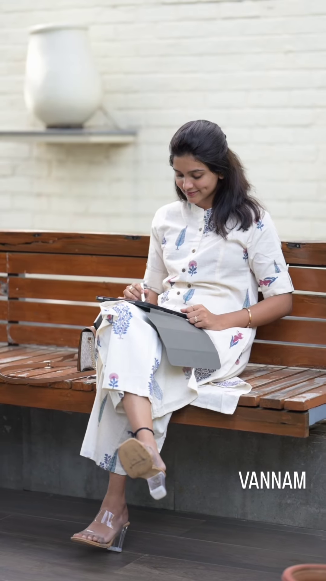 Elegant Off-White Floral Shirt Kurti Set – Timeless Grace & Comfort