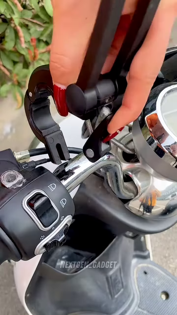 🛵 Ride Smarter with the Ultimate Bike Phone Mount! 📱💨 - Image 2