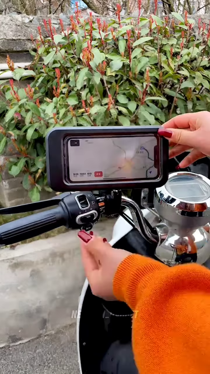 🛵 Ride Smarter with the Ultimate Bike Phone Mount! 📱💨 - Image 5