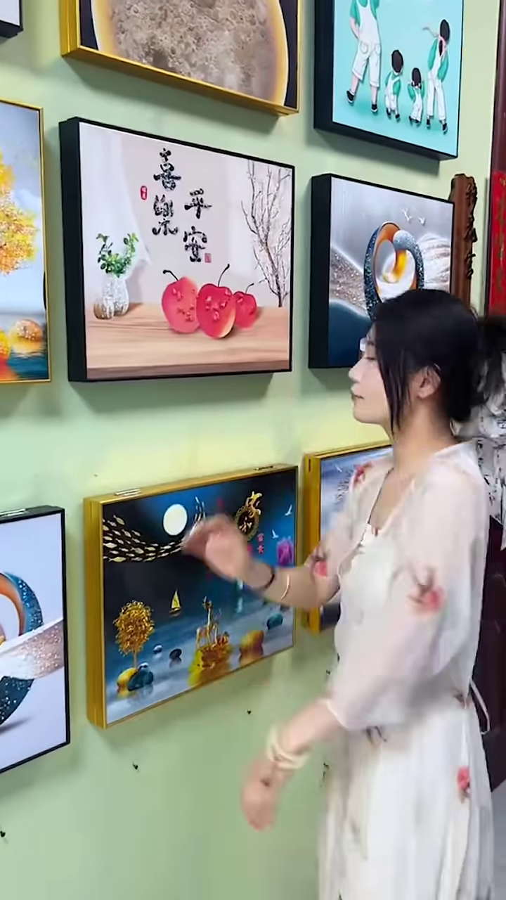 ❄️ Hide Your AC Unit in Style with This Foldable Wall Frame! 🖼️✨