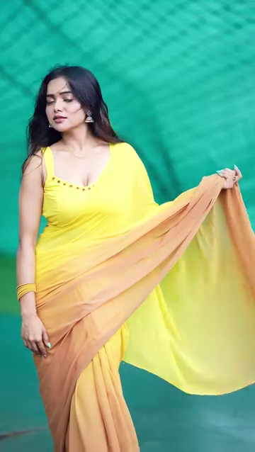 Sun-Kissed Elegance – Radiant Yellow Ombre Saree for Effortless Glamour - Image 4