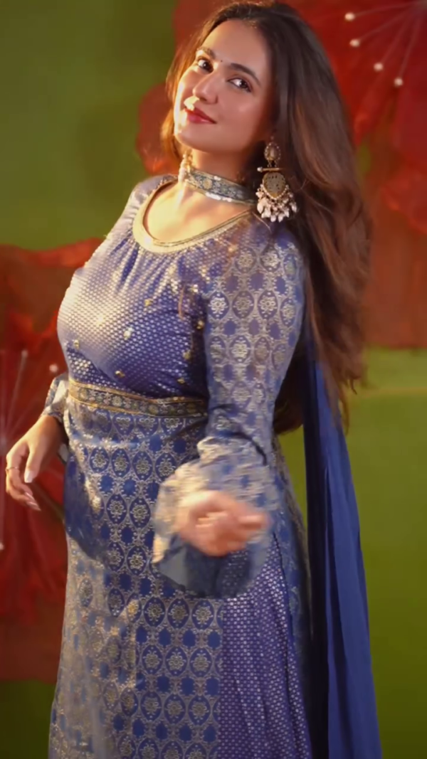 Festive Glow – Orange Silk Suit with Contrasting Dupatta - Image 12