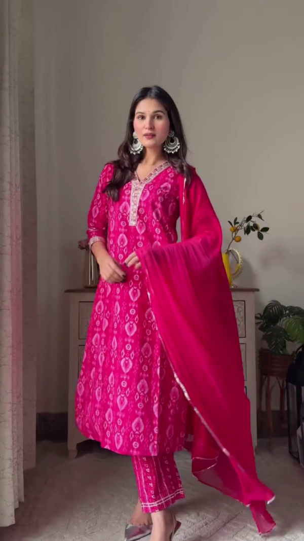 Sophisticated Beige Floral Embroidered Kurta Set With Vibrant Colors - Image 3