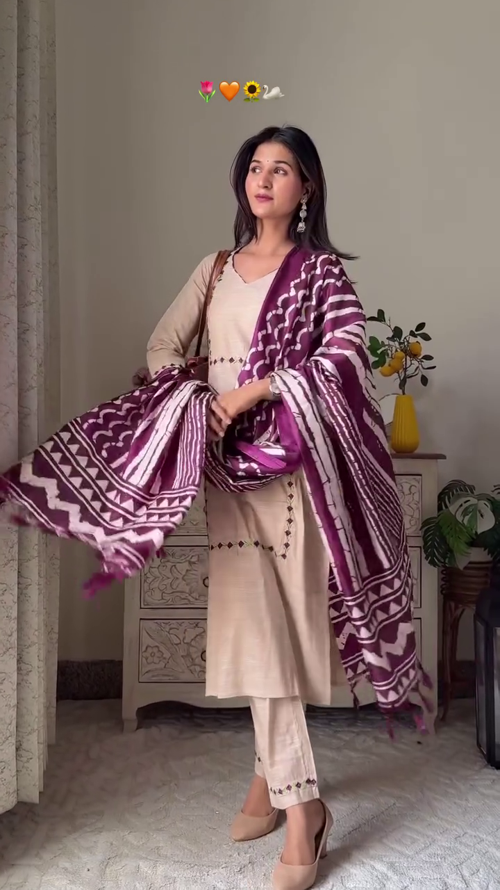 Elegant Midnight Black Straight Kurta Set with Beige-Pink Geometric Ikat Print Dupatta and Matching Trousers - Image 4