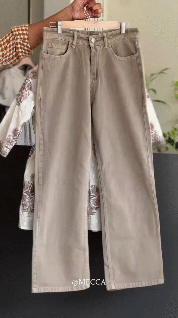 🌸 Elegant Ethnic Floral Top & Pants Set 🌿 | By MECCA - Image 4