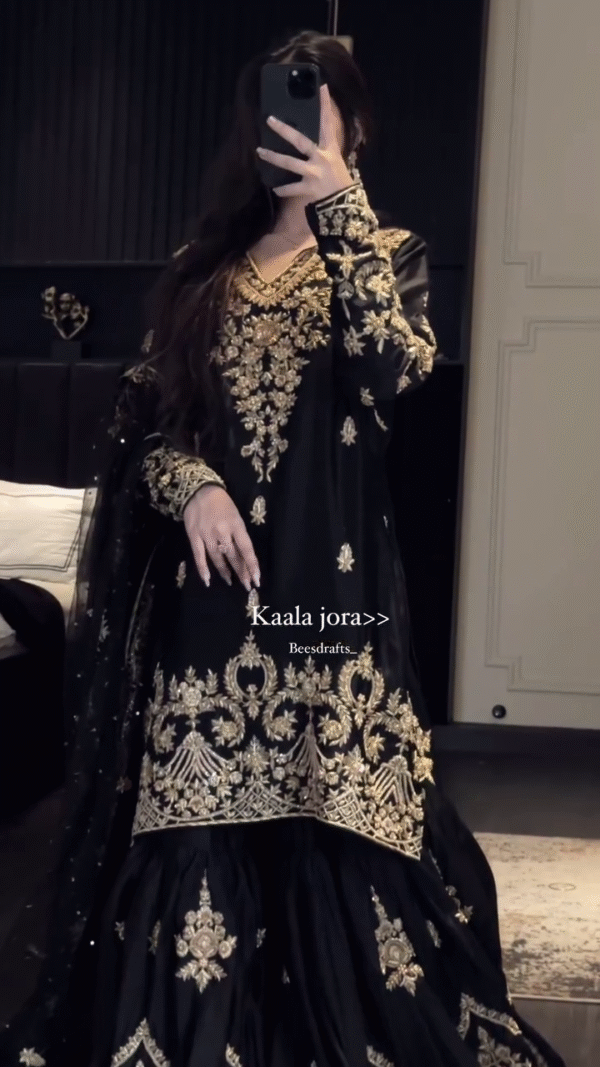 🖤✨ “Kaala Jora – Timeless Elegance” ✨👑