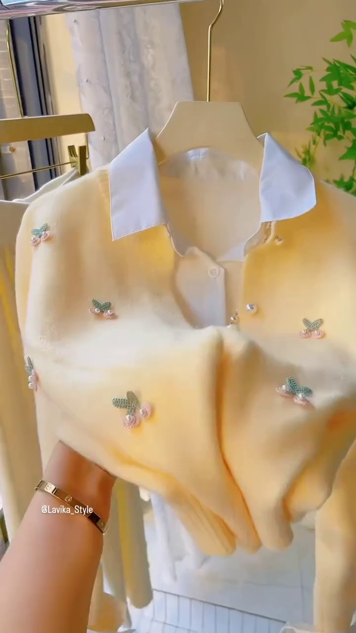 Soft Yellow Knit Sweater with White Collar & Cute Embroidered Details – Chic & Cozy Style