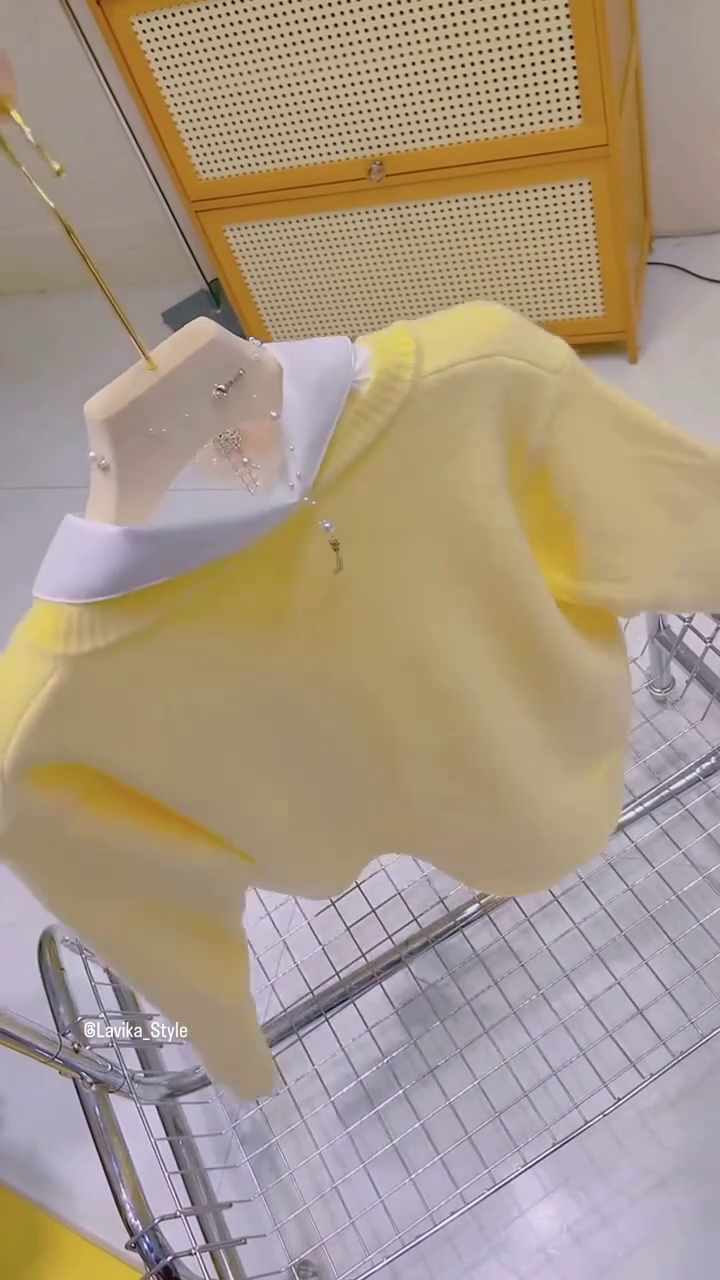 Soft Yellow Knit Sweater with White Collar & Cute Embroidered Details – Chic & Cozy Style - Image 4