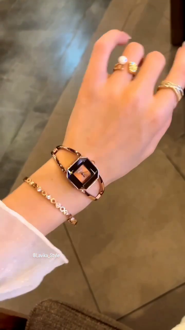 Midnight Rose Square Dial Bracelet Watch – Elegant Women’s Timepiece - Image 3