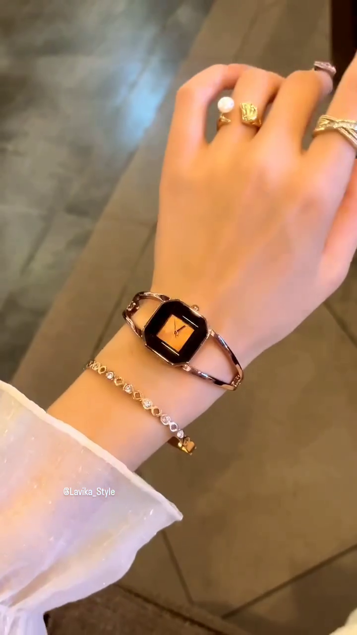 Midnight Rose Square Dial Bracelet Watch – Elegant Women’s Timepiece - Image 2