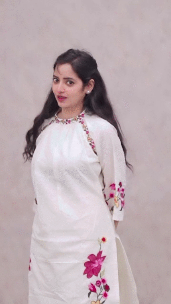 White Floral Embroidered Kurta Set – Grace with Elegance